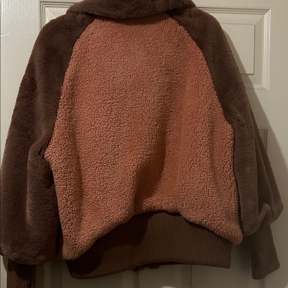 UGG Mauve pink  and Caramel Sherpa Jacket Sz M - Picture 5 of 6
